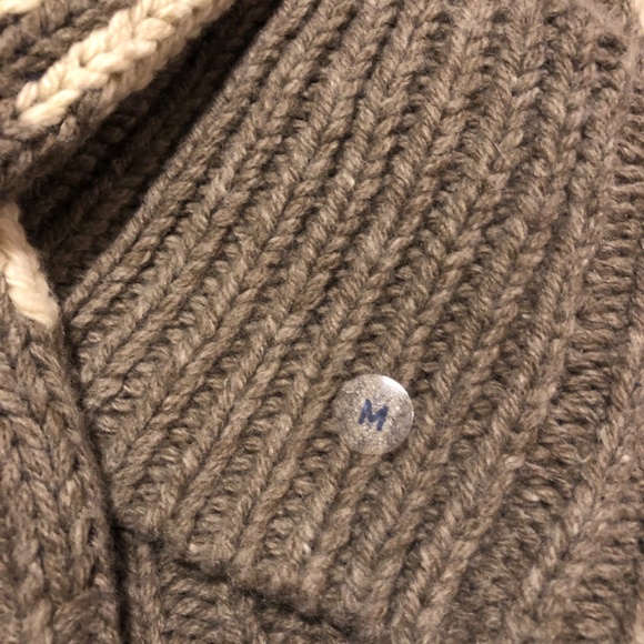 American Eagle sweater - Picture 3 of 3